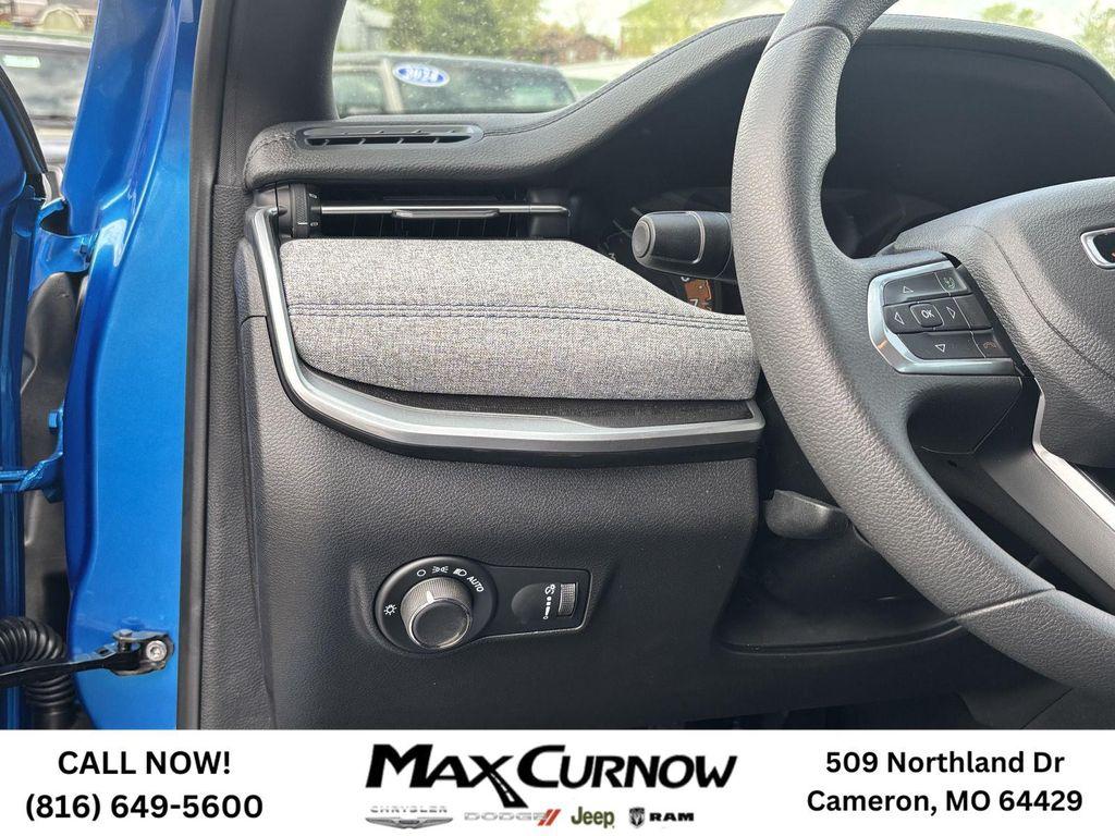 new 2025 Jeep Compass car, priced at $26,898