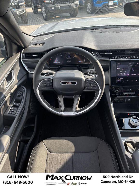 new 2025 Jeep Grand Cherokee car, priced at $39,429