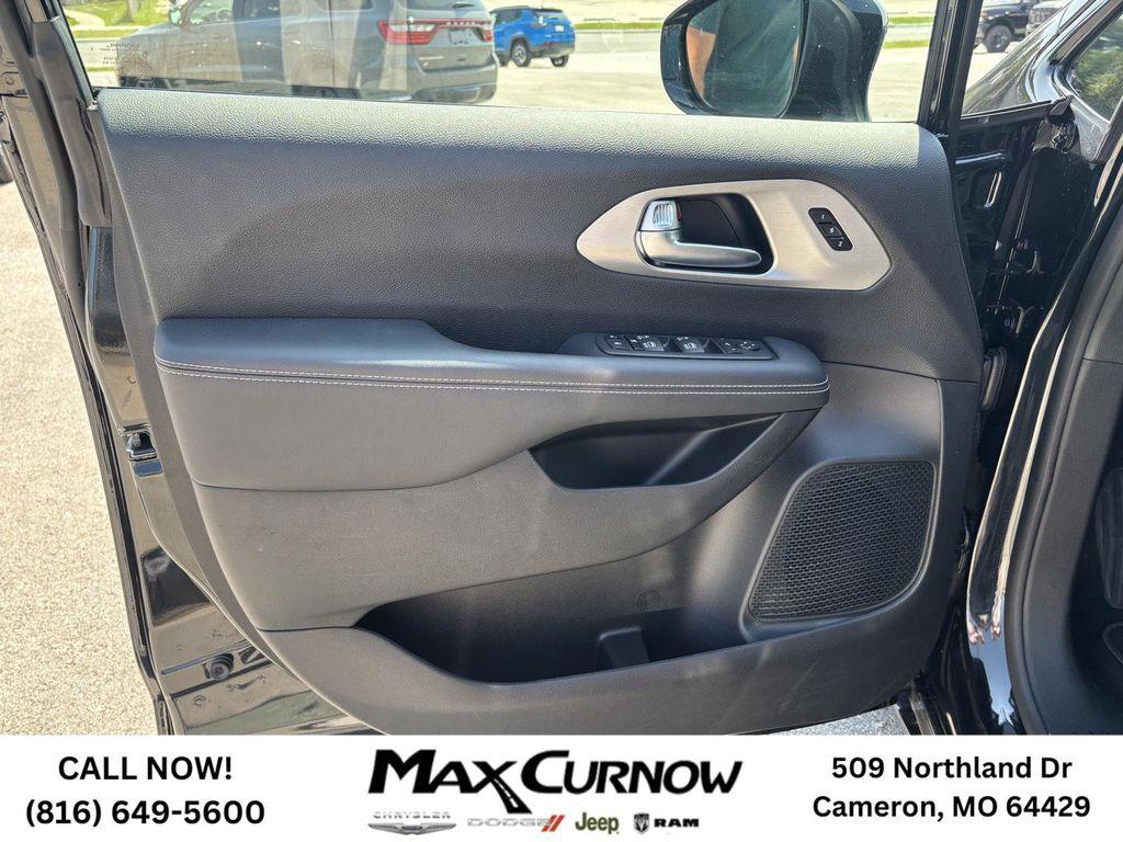 used 2024 Chrysler Pacifica car, priced at $42,758