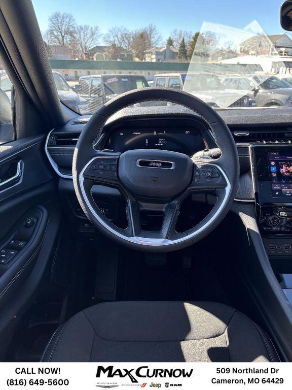 new 2025 Jeep Grand Cherokee car, priced at $38,748