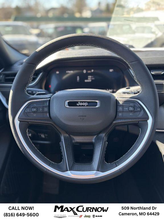 new 2025 Jeep Grand Cherokee car, priced at $38,748