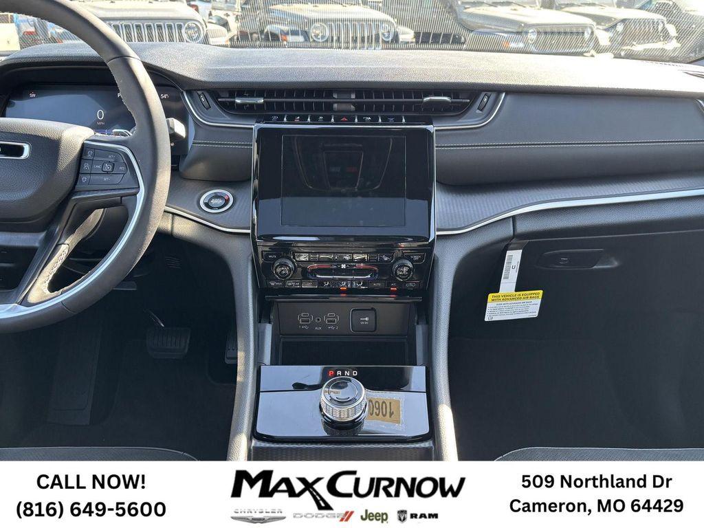new 2025 Jeep Grand Cherokee car, priced at $39,485