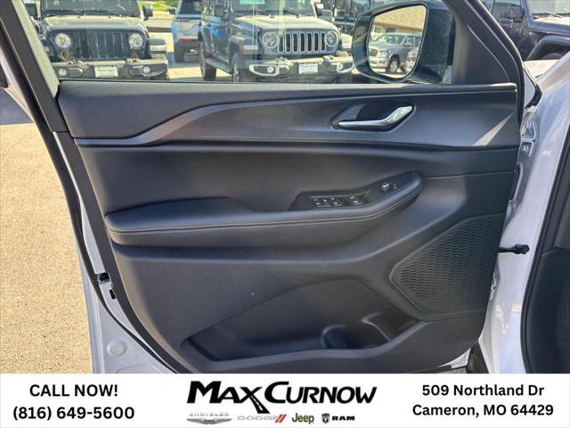 new 2025 Jeep Grand Cherokee car, priced at $41,487