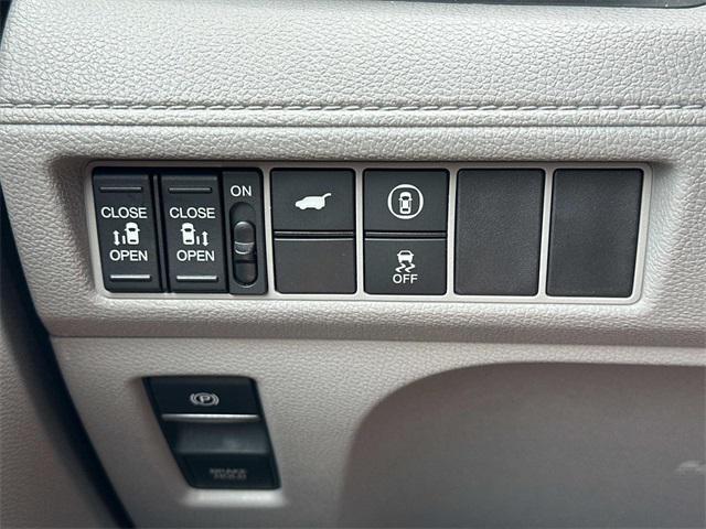 used 2023 Honda Odyssey car, priced at $35,875