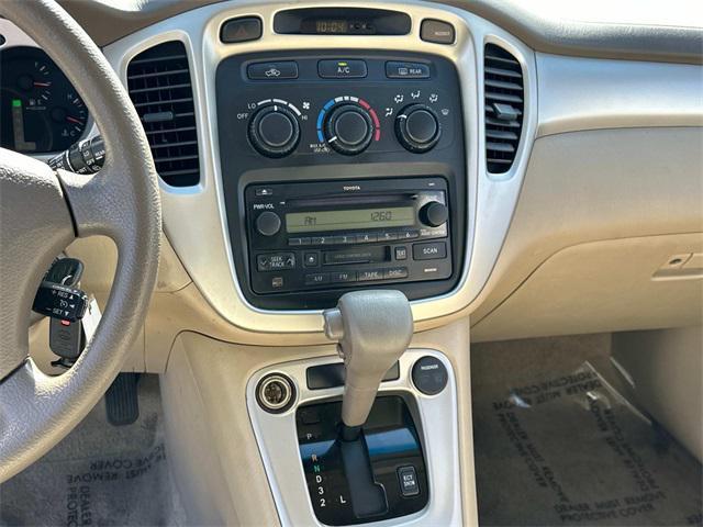 used 2005 Toyota Highlander car, priced at $5,975