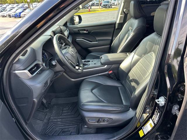 used 2021 Toyota Highlander Hybrid car, priced at $25,775