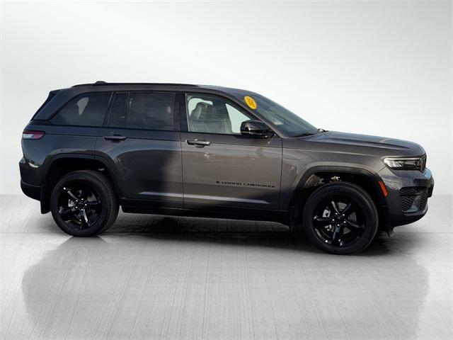 new 2025 Jeep Grand Cherokee car, priced at $49,595