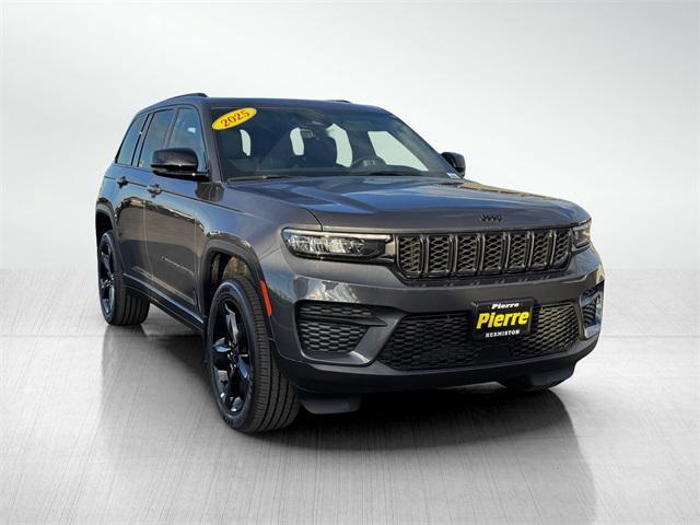 new 2025 Jeep Grand Cherokee car, priced at $49,595