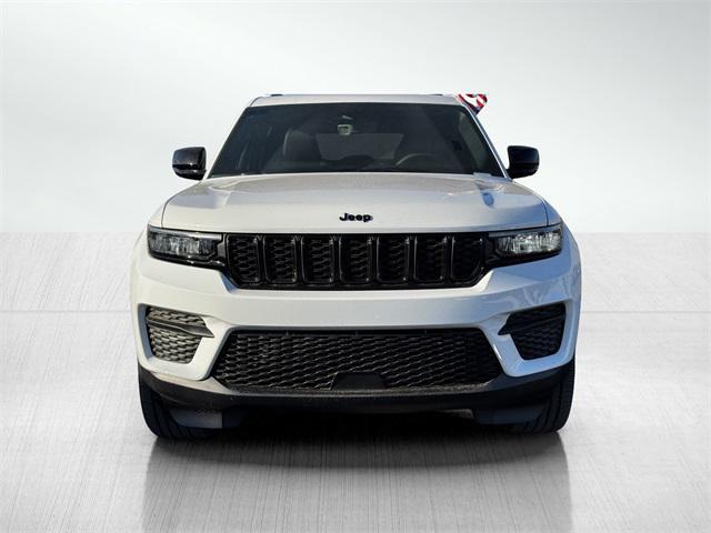 new 2025 Jeep Grand Cherokee car, priced at $49,000