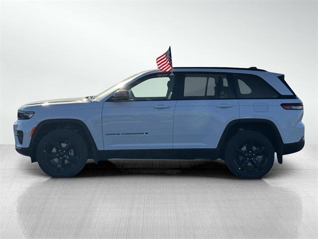 new 2025 Jeep Grand Cherokee car, priced at $49,000