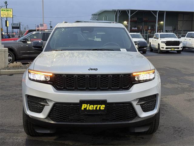 new 2025 Jeep Grand Cherokee car, priced at $49,595