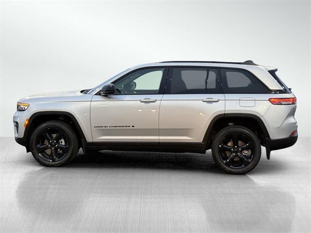 new 2025 Jeep Grand Cherokee car, priced at $49,595