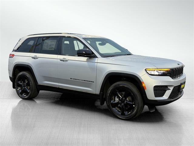 new 2025 Jeep Grand Cherokee car, priced at $49,595