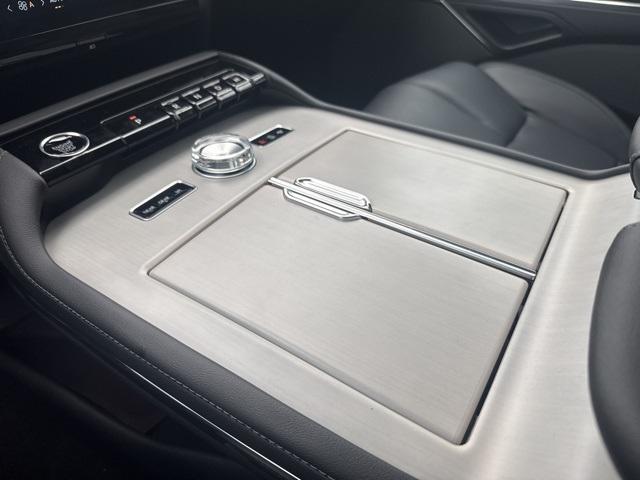 new 2025 Lincoln Navigator car, priced at $111,480