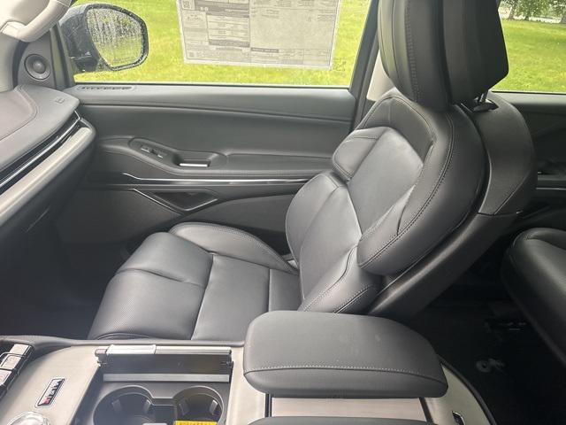 new 2025 Lincoln Navigator car, priced at $111,480