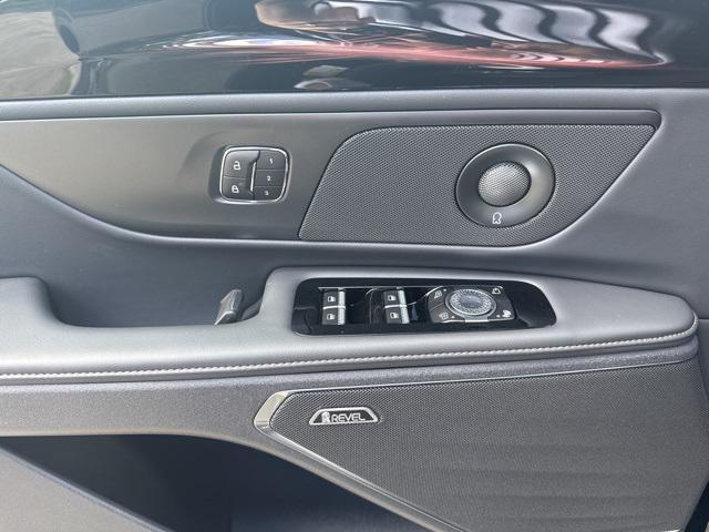 new 2025 Lincoln Nautilus car, priced at $57,943