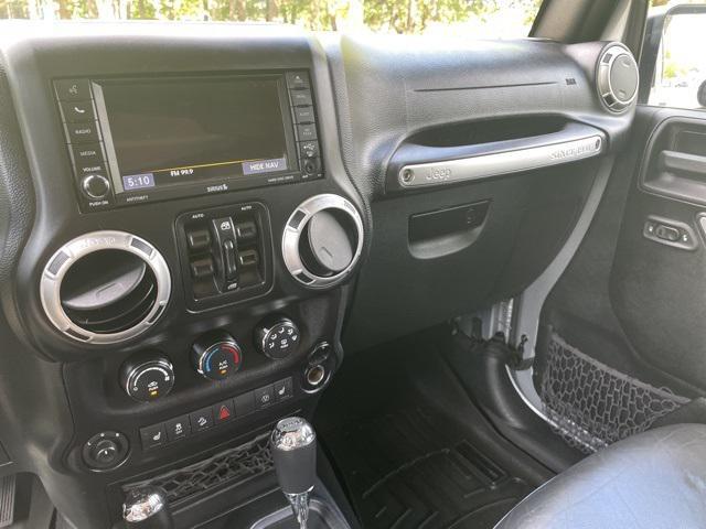 used 2015 Jeep Wrangler Unlimited car, priced at $14,000