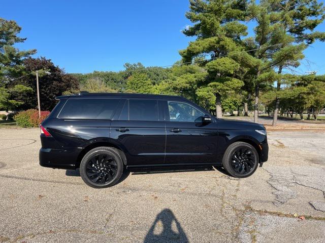 new 2025 Lincoln Navigator car, priced at $108,215