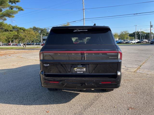 new 2025 Lincoln Navigator car, priced at $108,215