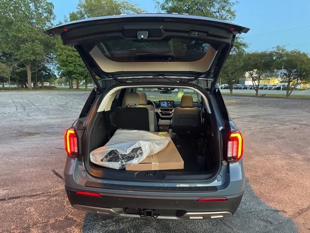 new 2025 Ford Explorer car