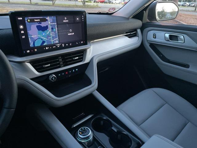 new 2025 Ford Explorer car