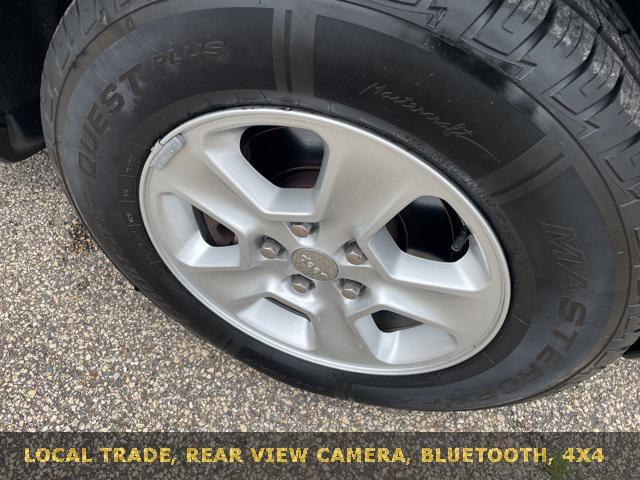 used 2017 Jeep Grand Cherokee car, priced at $14,000