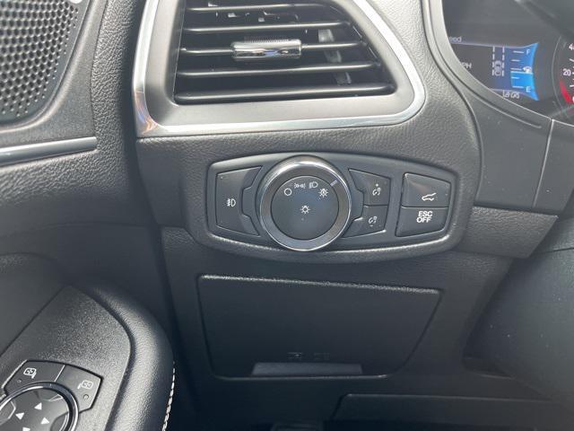 used 2022 Ford Edge car, priced at $32,000