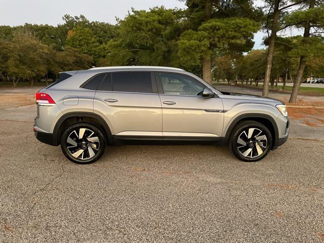 used 2025 Volkswagen Atlas Cross Sport car, priced at $40,000
