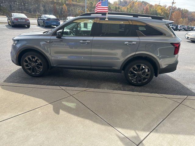 used 2022 Kia Sorento car, priced at $25,610