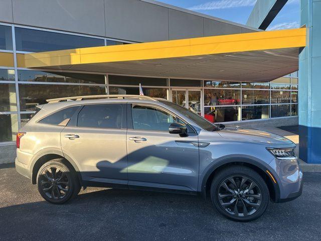 used 2022 Kia Sorento car, priced at $25,610