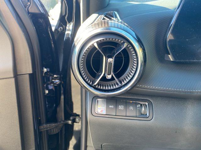 used 2025 Chevrolet Equinox car, priced at $29,853