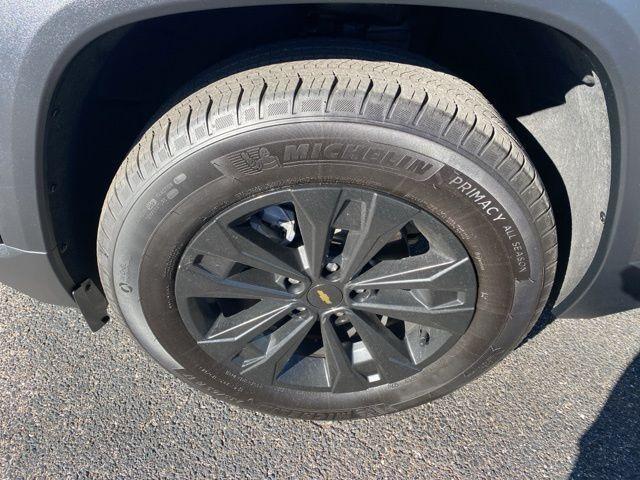 used 2025 Chevrolet Equinox car, priced at $29,853