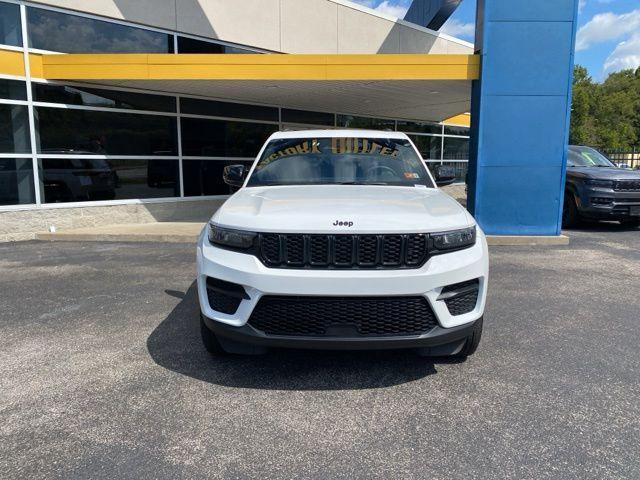 used 2024 Jeep Grand Cherokee car, priced at $31,179