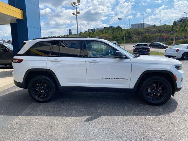 used 2024 Jeep Grand Cherokee car, priced at $31,179