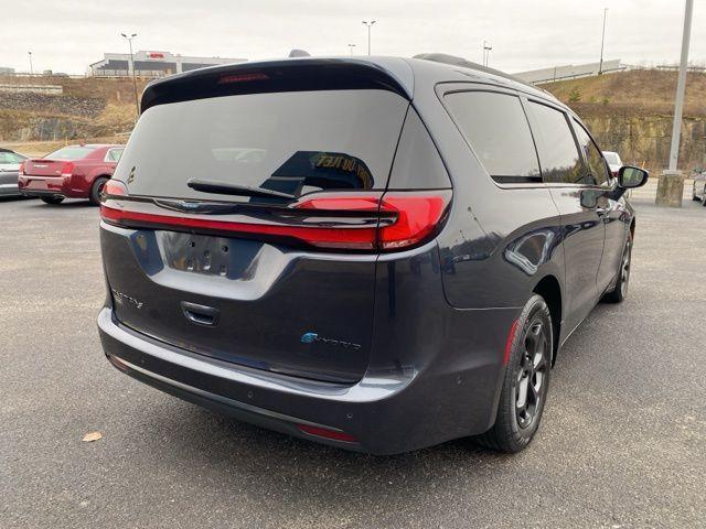 used 2021 Chrysler Pacifica Hybrid car, priced at $25,047