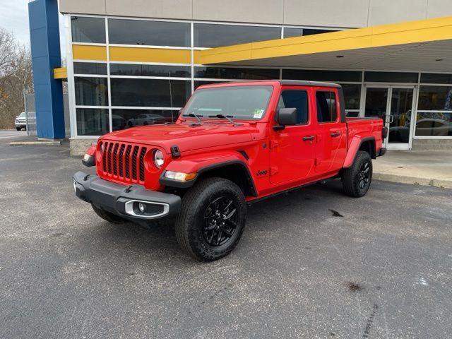 used 2023 Jeep Gladiator car, priced at $32,020