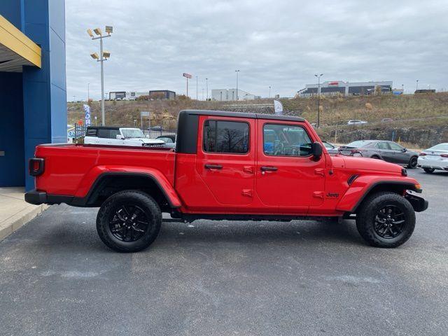 used 2023 Jeep Gladiator car, priced at $32,020