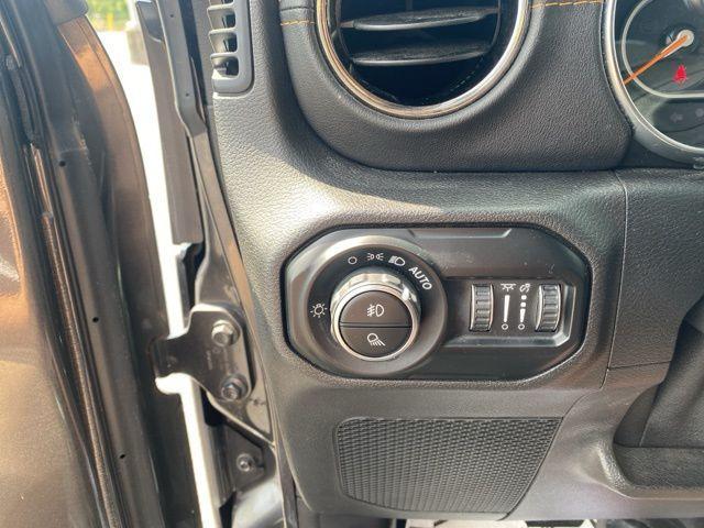 used 2021 Jeep Gladiator car, priced at $34,131
