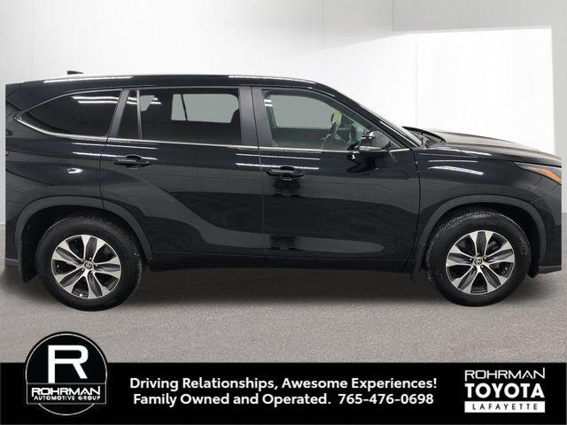 used 2024 Toyota Highlander car, priced at $40,896