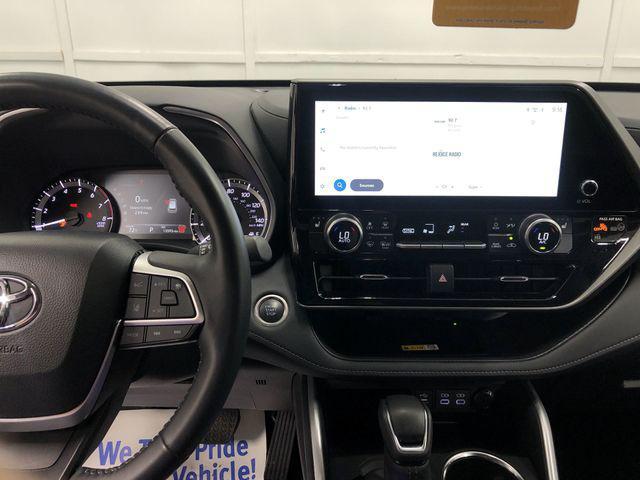 used 2024 Toyota Highlander car, priced at $40,896