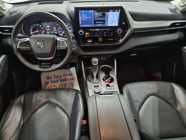used 2022 Toyota Highlander car, priced at $38,387