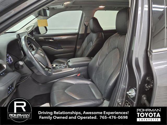 used 2022 Toyota Highlander car, priced at $38,387