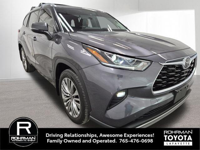 used 2022 Toyota Highlander car, priced at $38,387