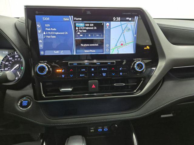 used 2022 Toyota Highlander car, priced at $38,387