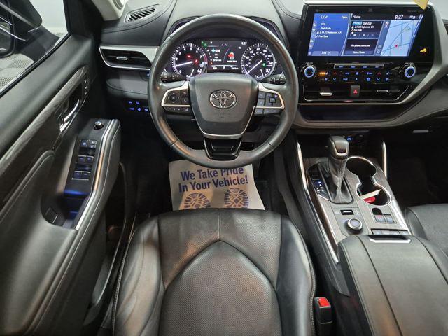 used 2022 Toyota Highlander car, priced at $38,387