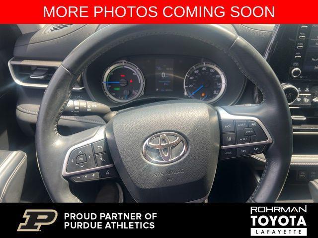 used 2022 Toyota Highlander Hybrid car, priced at $38,160
