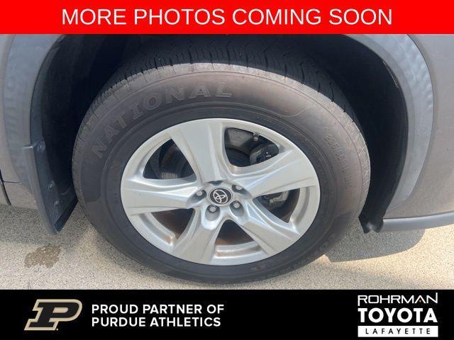 used 2022 Toyota Highlander Hybrid car, priced at $38,160