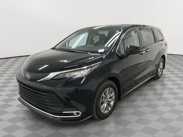 used 2023 Toyota Sienna car, priced at $43,904