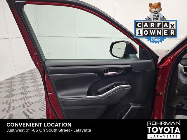 used 2023 Toyota Highlander car, priced at $37,415