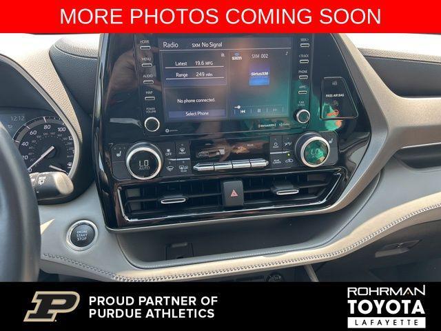 used 2021 Toyota Highlander car, priced at $33,181